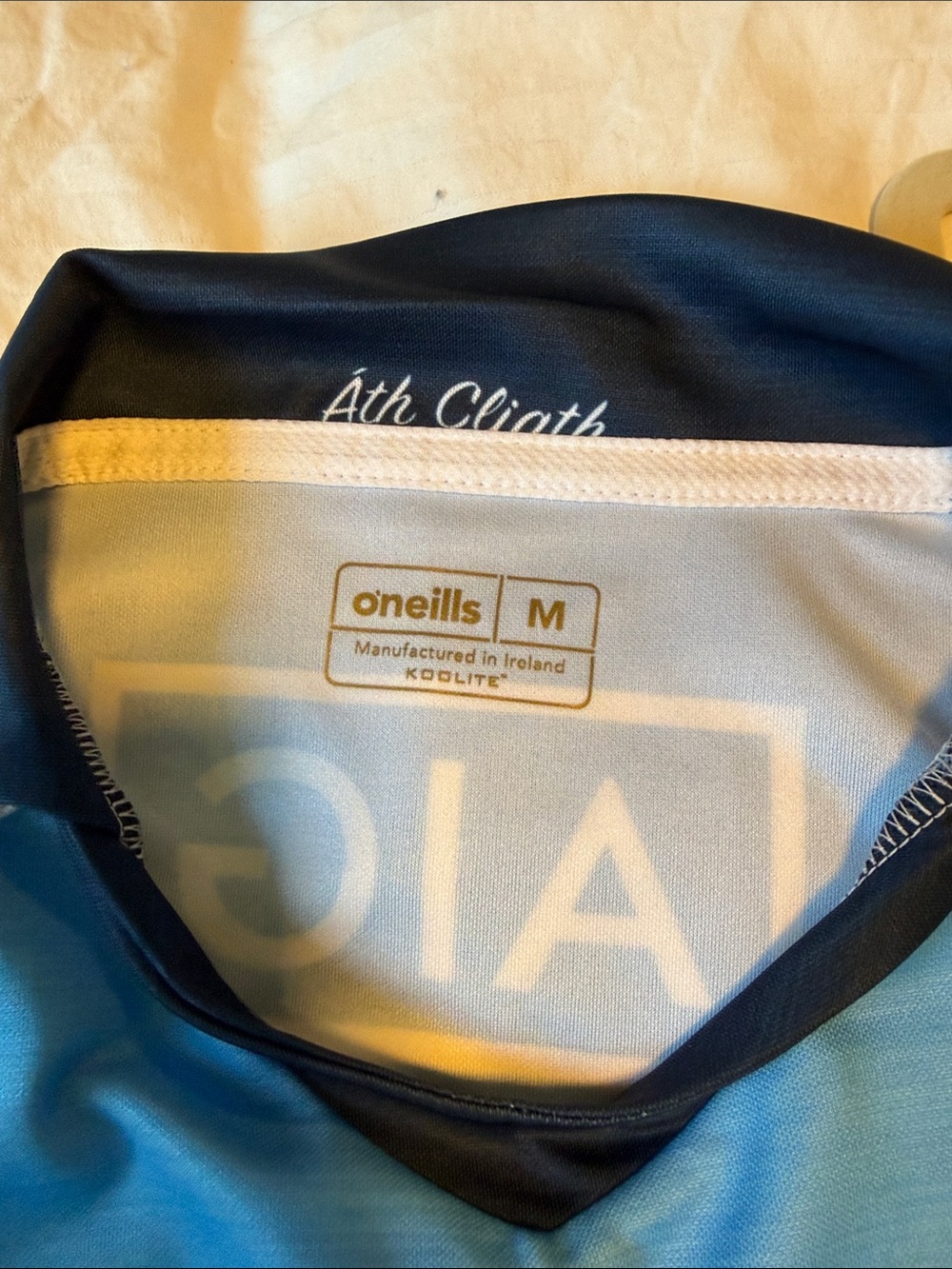 O'Neill's Sky Blue Dublin GAA AIG Men's Jersey with Navy Trim - Picture 4 of 4